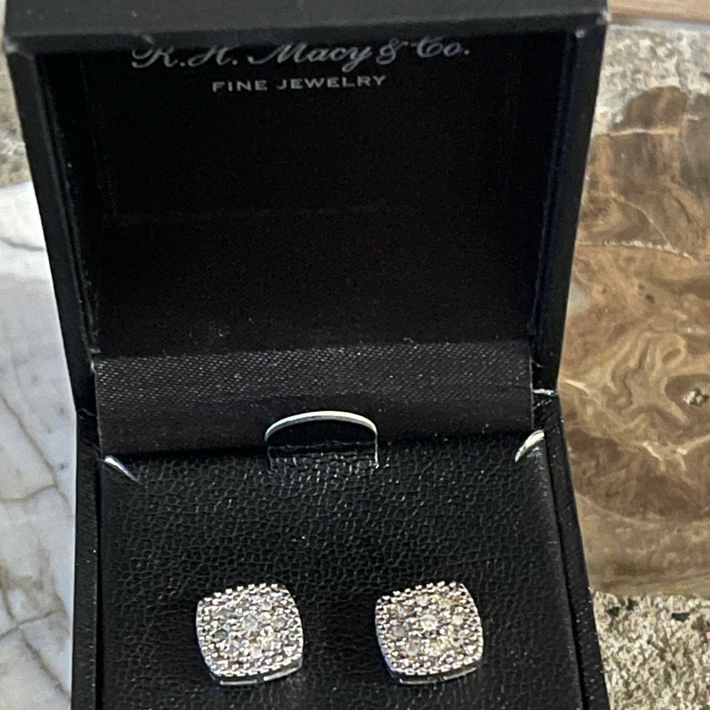 DIAMOND stud earrings